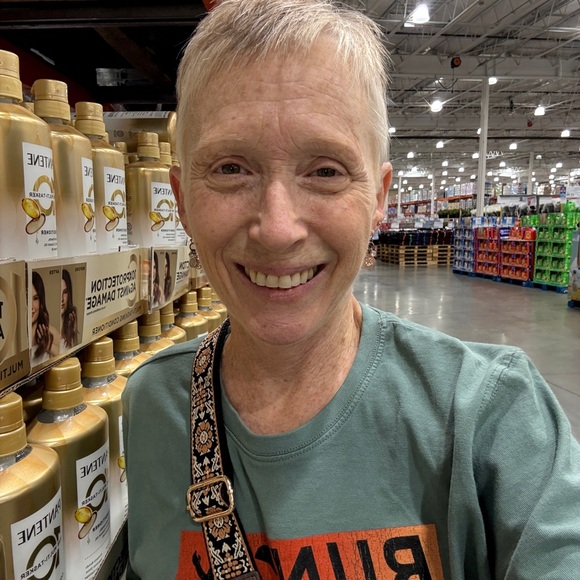 Meet your Posher, Sheila - Picture 7 of 7